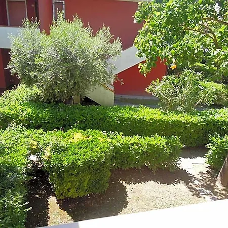 فندق Bright Flat In With Pool - Beahost 2*